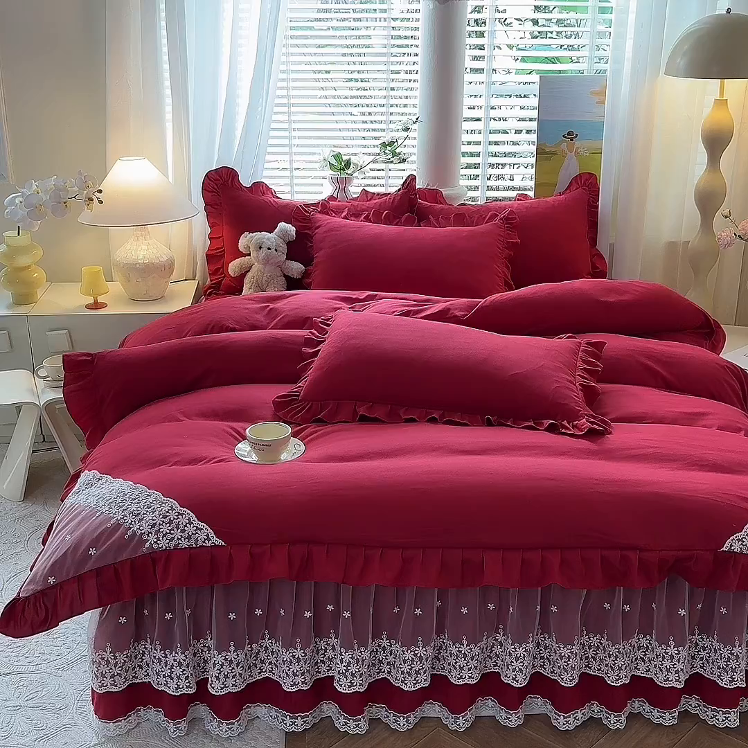 91家纺网 家纺一手货源 找家纺 后庭寝室 2025新款柔软亲肤花边蕾丝床裙四件套-花颜系列 花颜-酒红