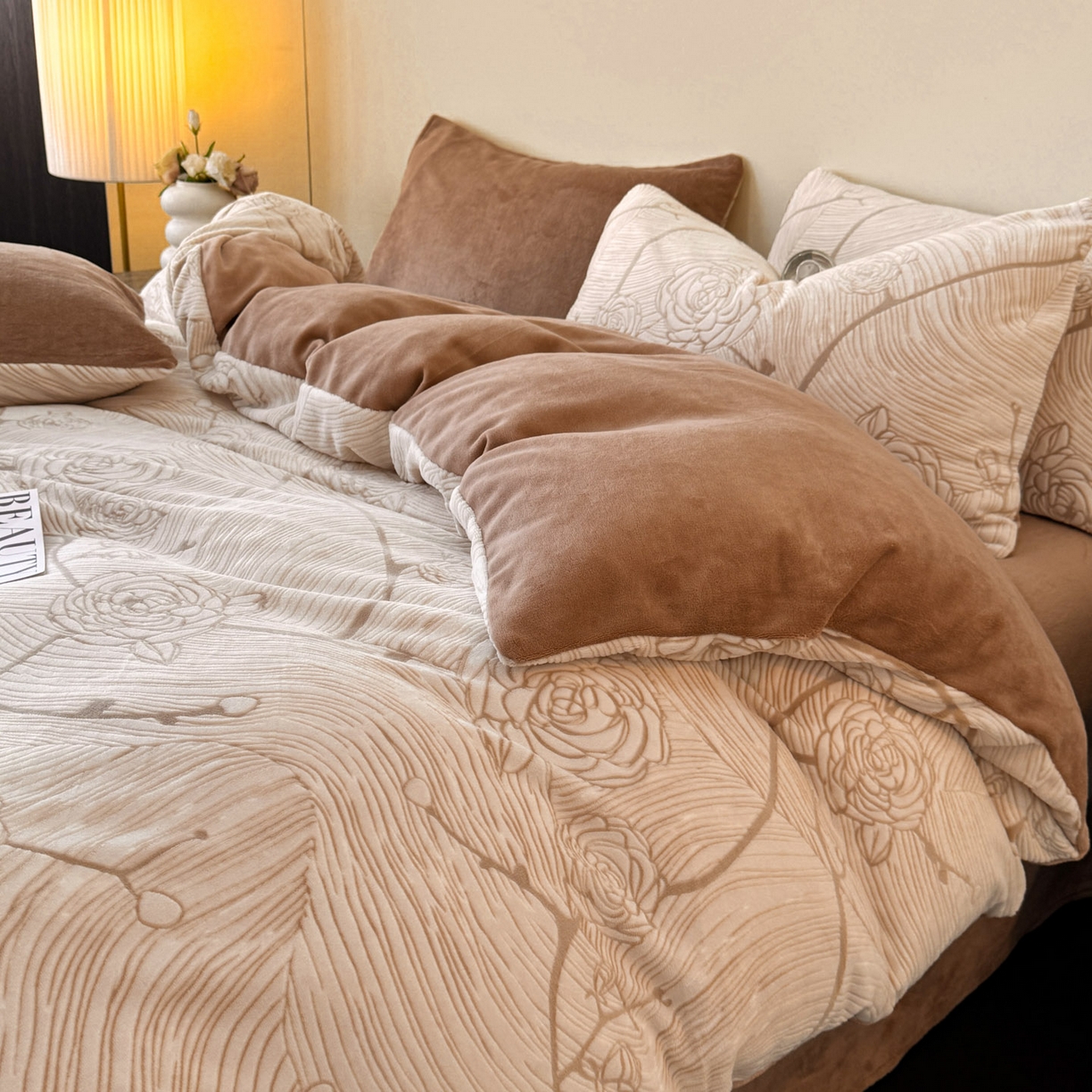 91家纺网 家纺一手货源 找家纺 （总）吾诺家居 2025新款雕花牛奶绒柔美系列四件套