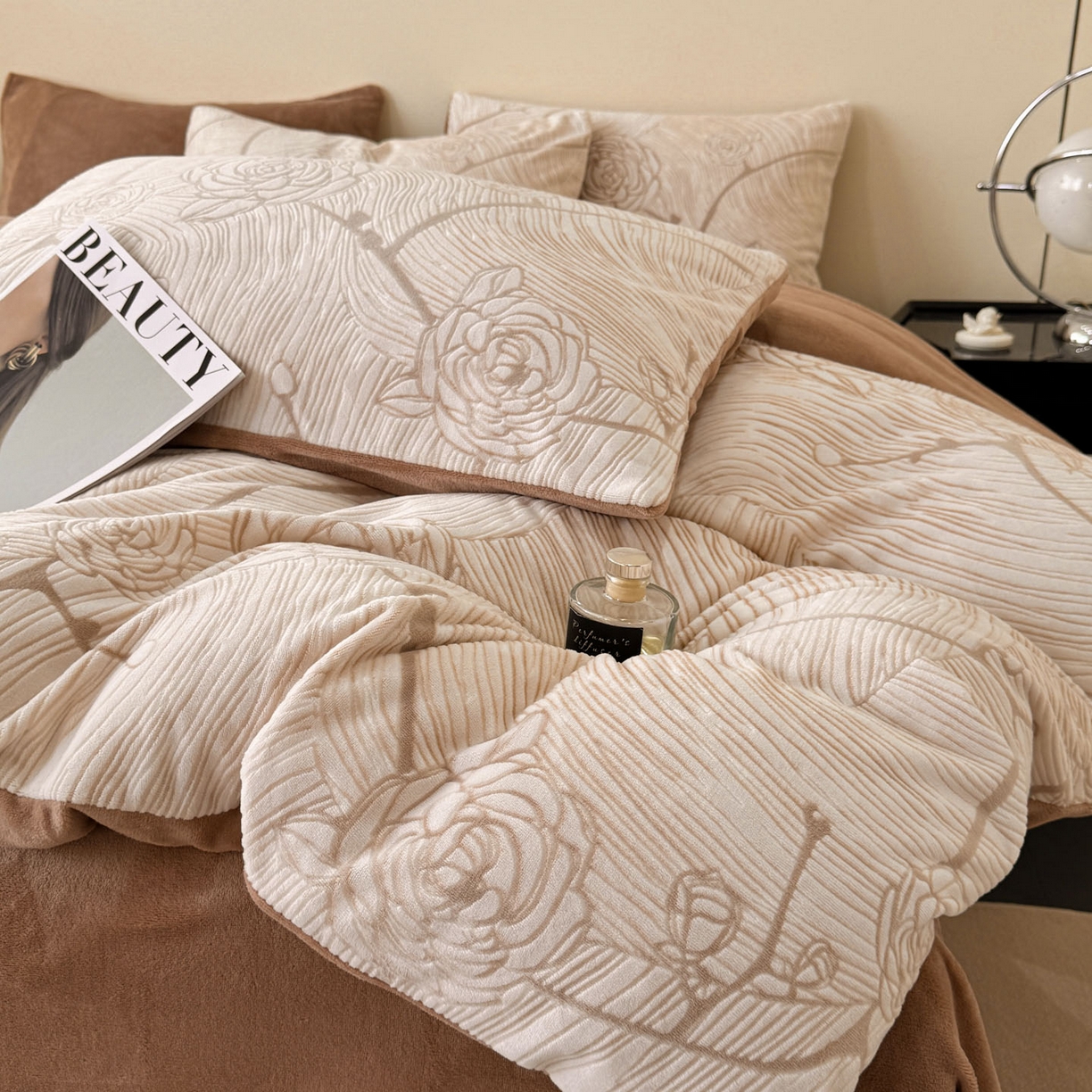 91家纺网 家纺一手货源 找家纺 （总）吾诺家居 2025新款雕花牛奶绒柔美系列四件套