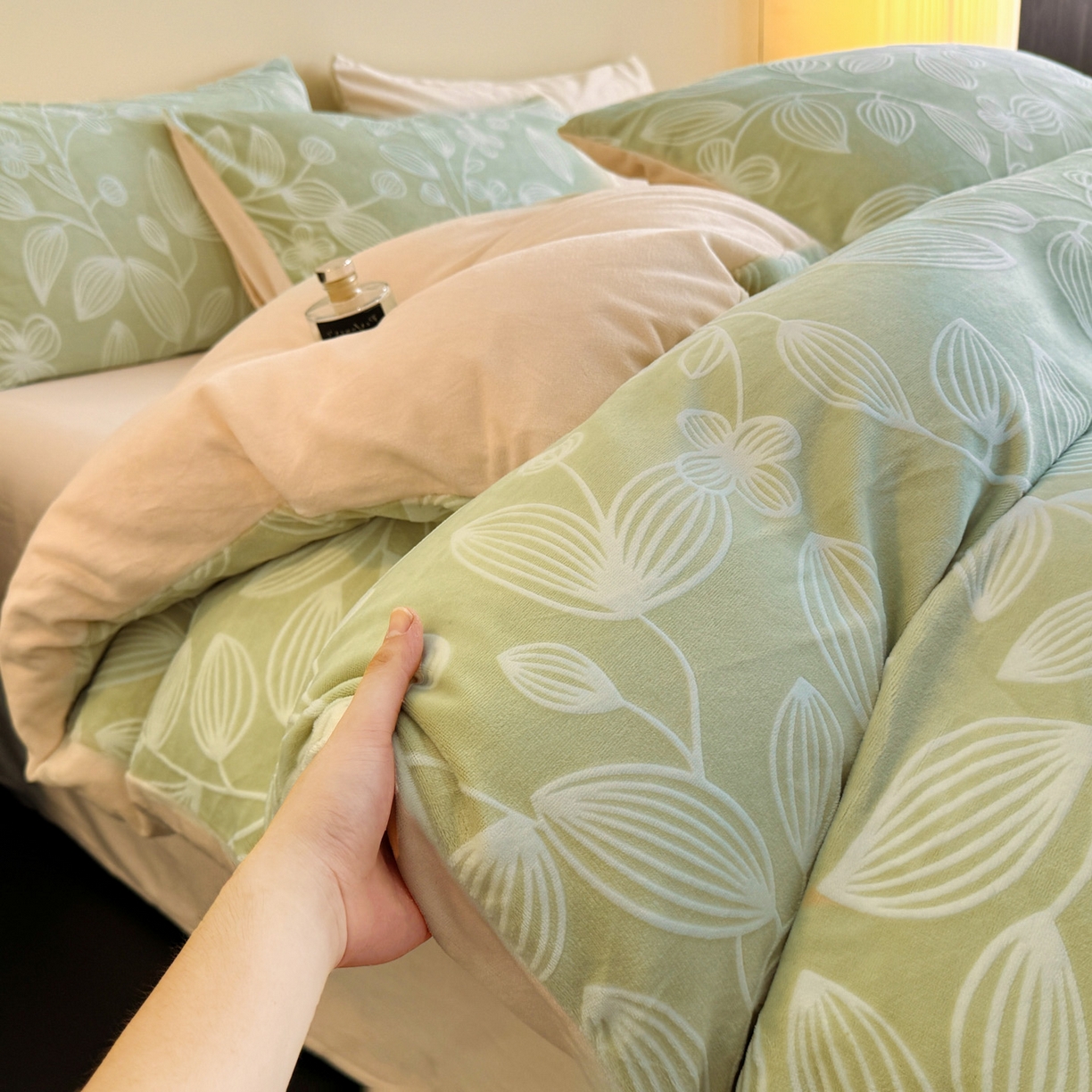 91家纺网 家纺一手货源 找家纺 （总）吾诺家居 2025新款雕花牛奶绒柔美系列四件套