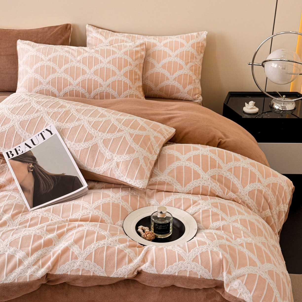 91家纺网 家纺一手货源 找家纺 吾诺家居 2025新款雕花牛奶绒柔美系列四件套 蕾丝公主