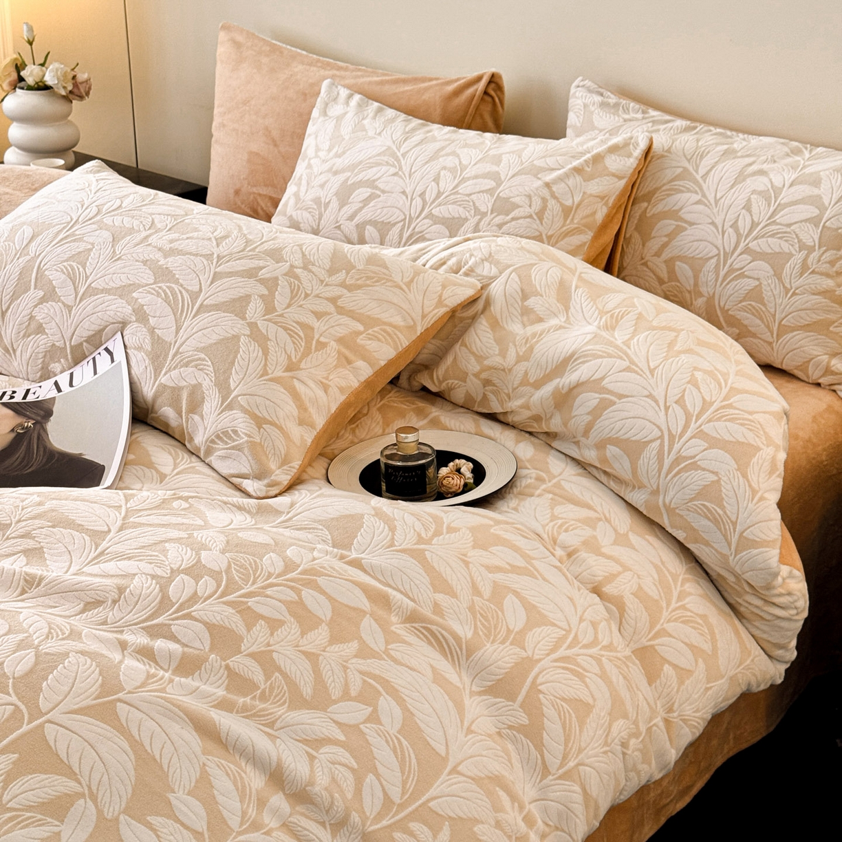 91家纺网 家纺一手货源 找家纺 吾诺家居 2025新款雕花牛奶绒柔美系列四件套 叶语