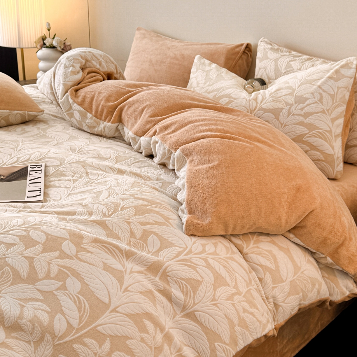 91家纺网 家纺一手货源 找家纺 吾诺家居 2025新款雕花牛奶绒柔美系列四件套 叶语