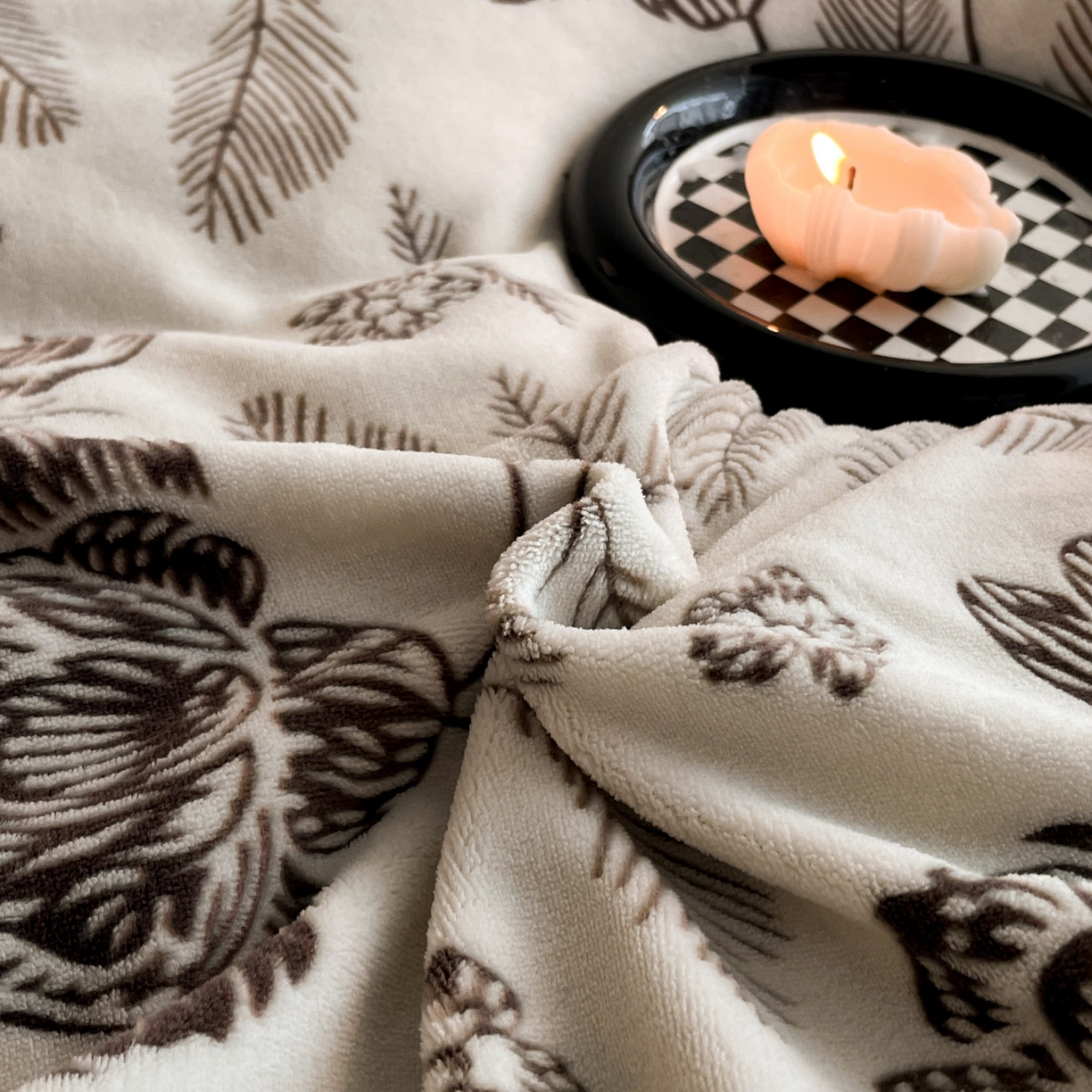 91家纺网 家纺一手货源 找家纺 （总）吾诺家居 2025新款美拉德雕花绒黑金系列四件套