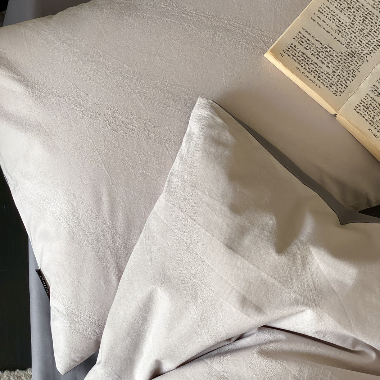 91家纺网 家纺一手货源 找家纺 玉宇阁家居 2025秋冬新品60s色织全棉纯棉磨毛大提花四件套-简约款 海芋颂语-海芋