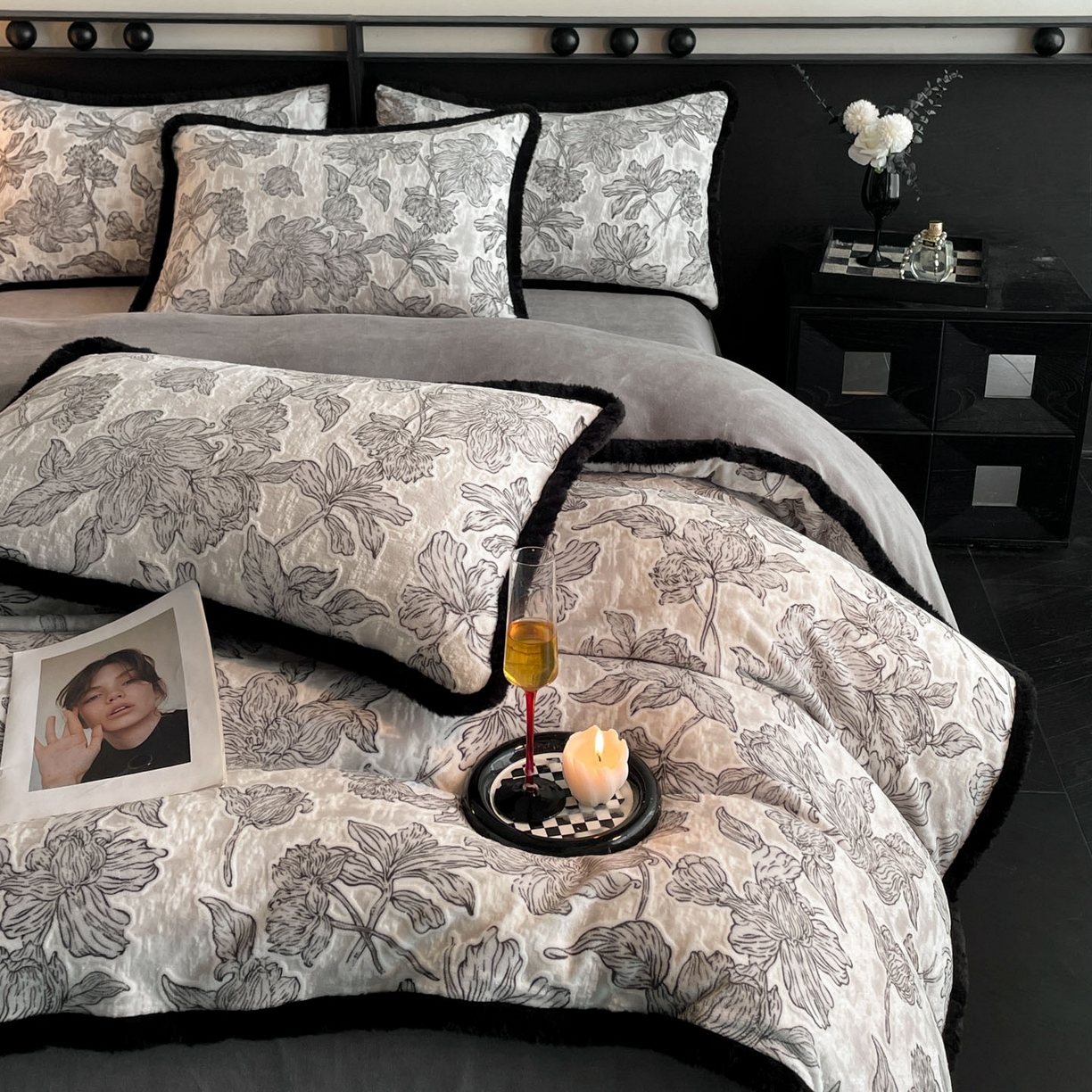 91家纺网 家纺一手货源 找家纺 吾诺家居 2025新款美拉德雕花绒黑金系列四件套 北欧风情