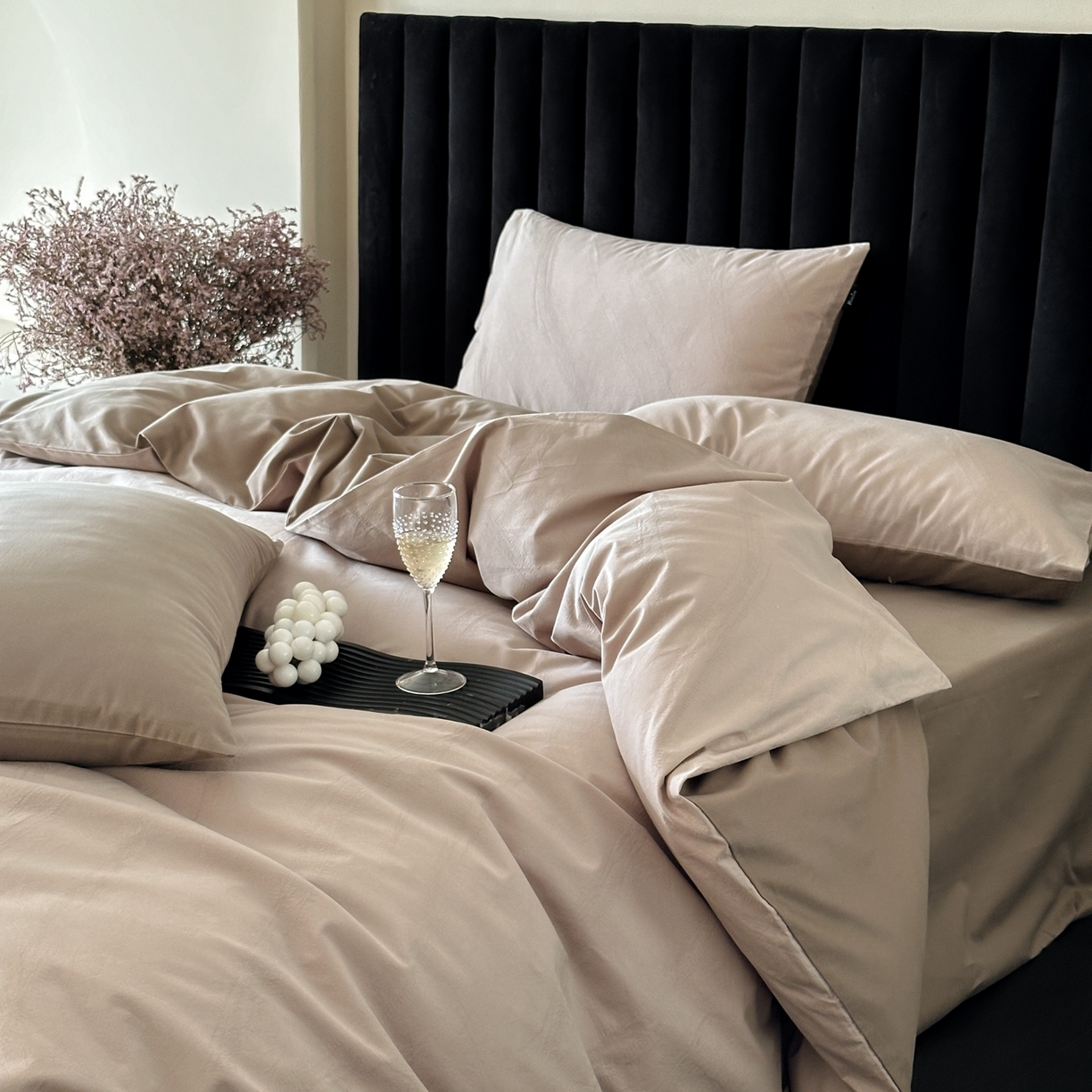 91家纺网 家纺一手货源 找家纺 玉宇阁家居 2025秋冬新品60s色织全棉纯棉磨毛大提花四件套-简约款 海芋颂语-颂语