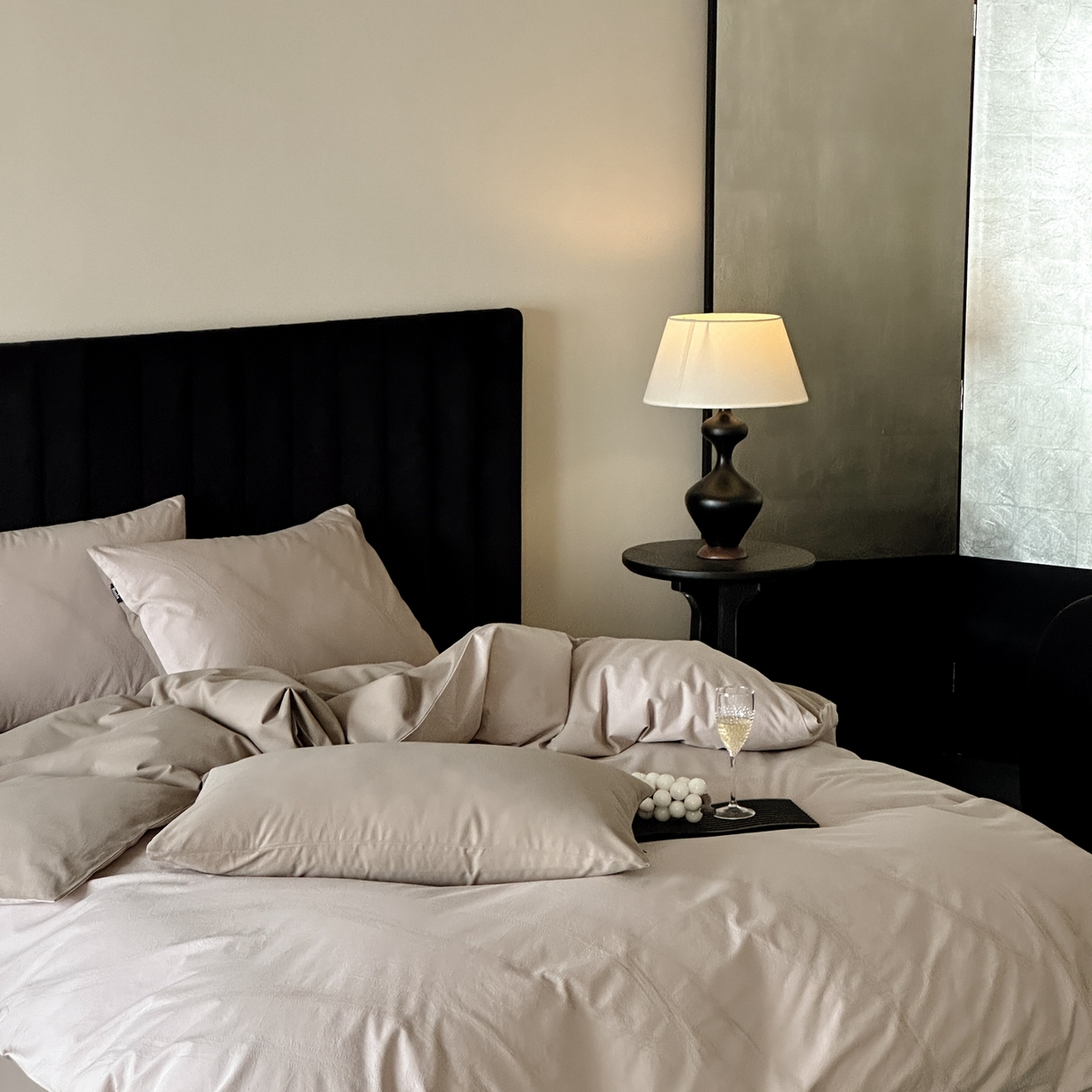 91家纺网 家纺一手货源 找家纺 玉宇阁家居 2025秋冬新品60s色织全棉纯棉磨毛大提花四件套-简约款 海芋颂语-颂语