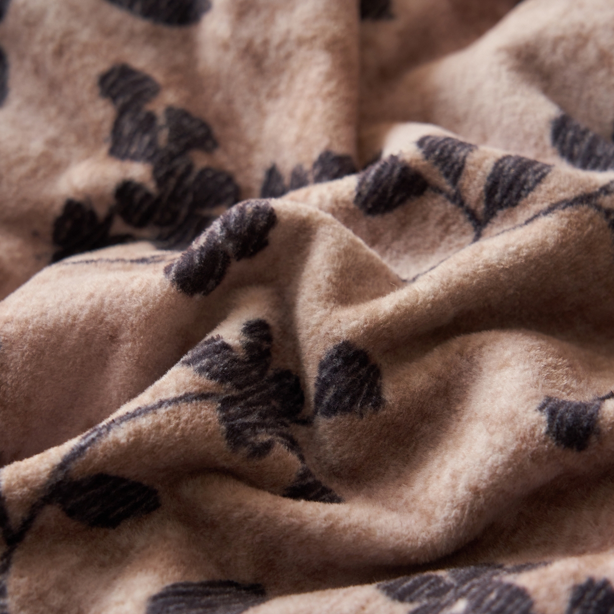 91家纺网 家纺一手货源 找家纺 （总）吾诺家居 2025新款美拉德数码绒暖秋系列四件套