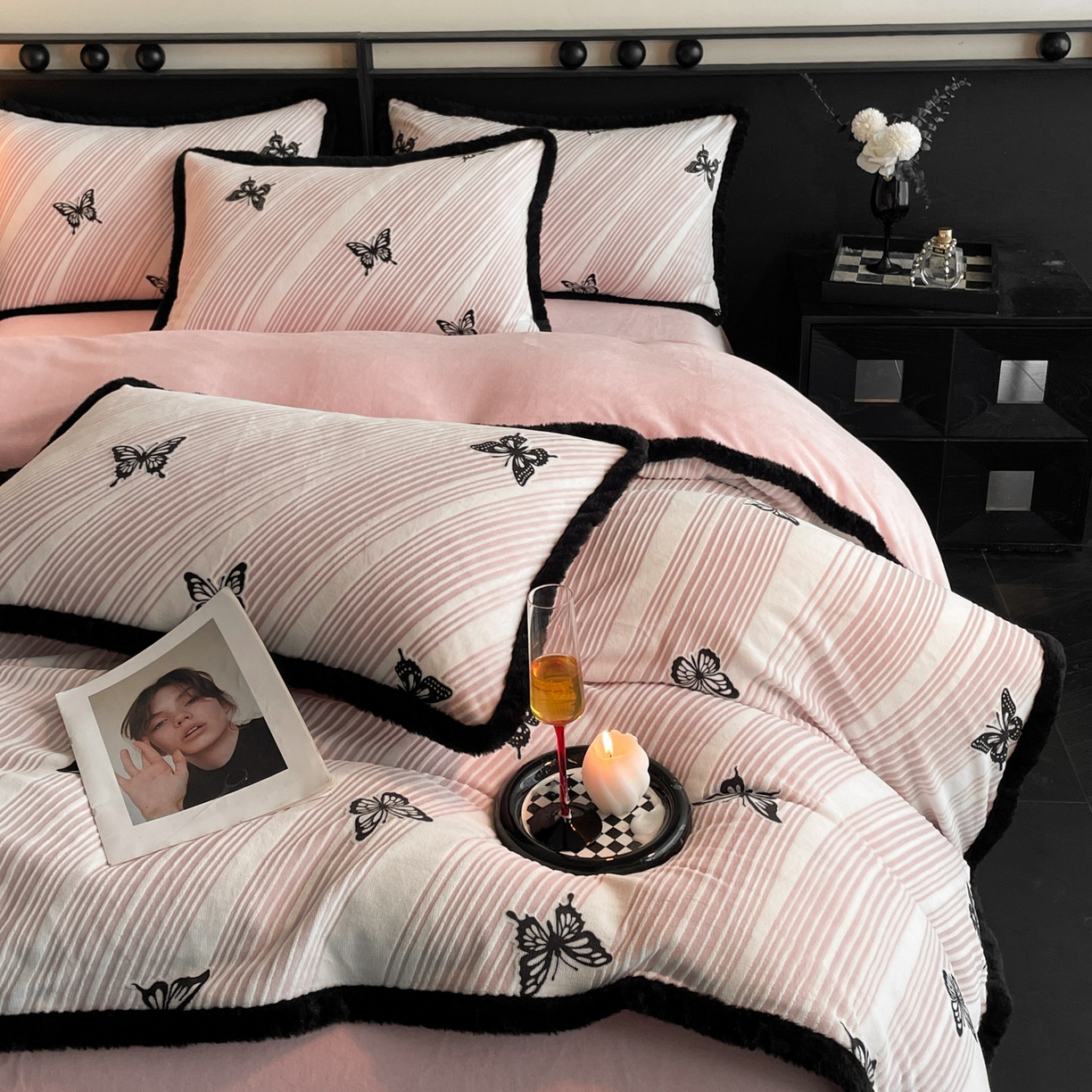 91家纺网 家纺一手货源 找家纺 吾诺家居 2025新款美拉德雕花绒黑金系列四件套 蝶之梦