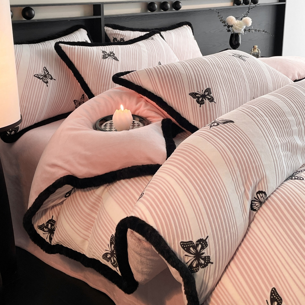 91家纺网 家纺一手货源 找家纺 吾诺家居 2025新款美拉德雕花绒黑金系列四件套 蝶之梦