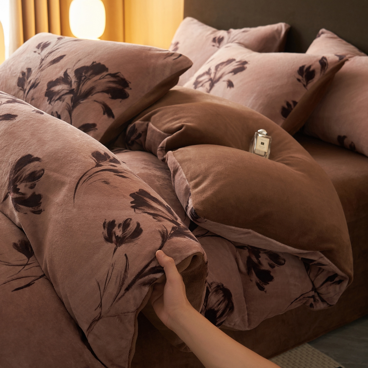 91家纺网 家纺一手货源 找家纺 （总）吾诺家居 2025新款美拉德数码绒暖秋系列四件套