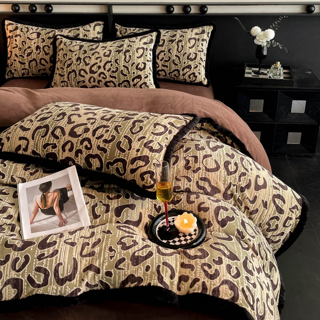 91家纺网 家纺一手货源 找家纺 吾诺家居 2025新款美拉德雕花绒黑金系列四件套 时尚豹纹