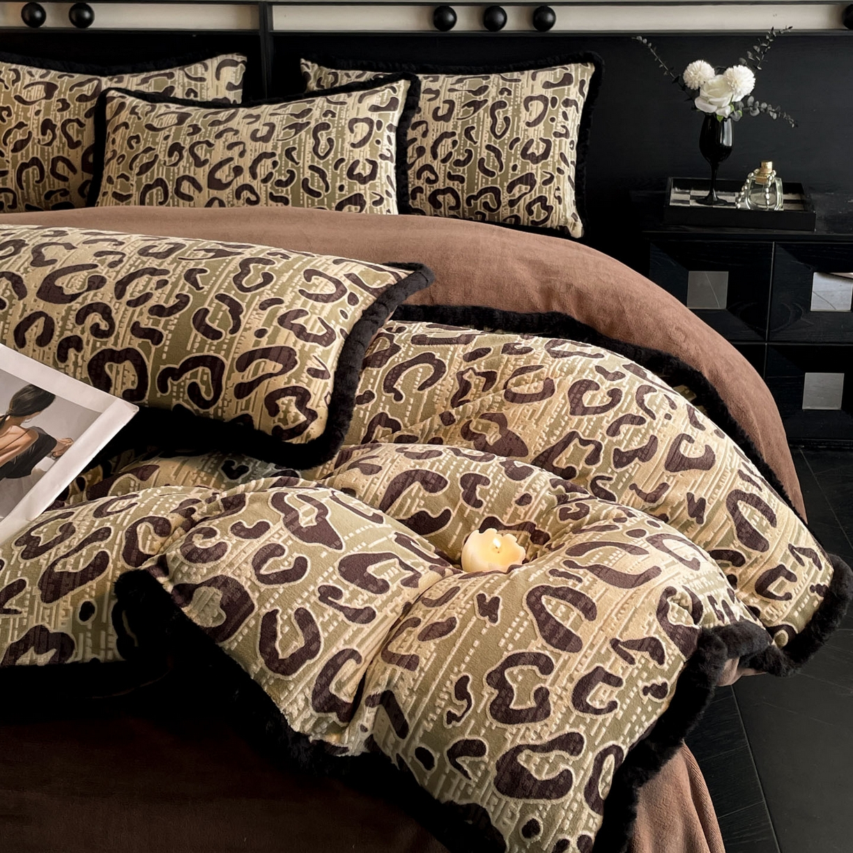 91家纺网 家纺一手货源 找家纺 吾诺家居 2025新款美拉德雕花绒黑金系列四件套 时尚豹纹