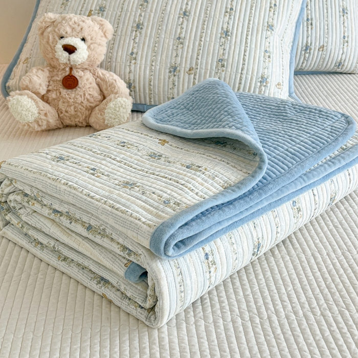 91家纺网 家纺一手货源 找家纺 茉夕家纺 2025新款跑量款暖绒纯棉印花水洗床盖 床盖单件 茶茶兔