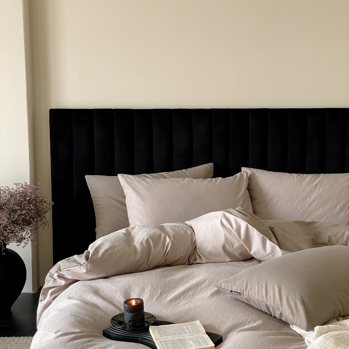 91家纺网 家纺一手货源 找家纺 玉宇阁家居 2025秋冬新品60s色织全棉纯棉磨毛大提花四件套-简约款 云玺-清晨薄雾