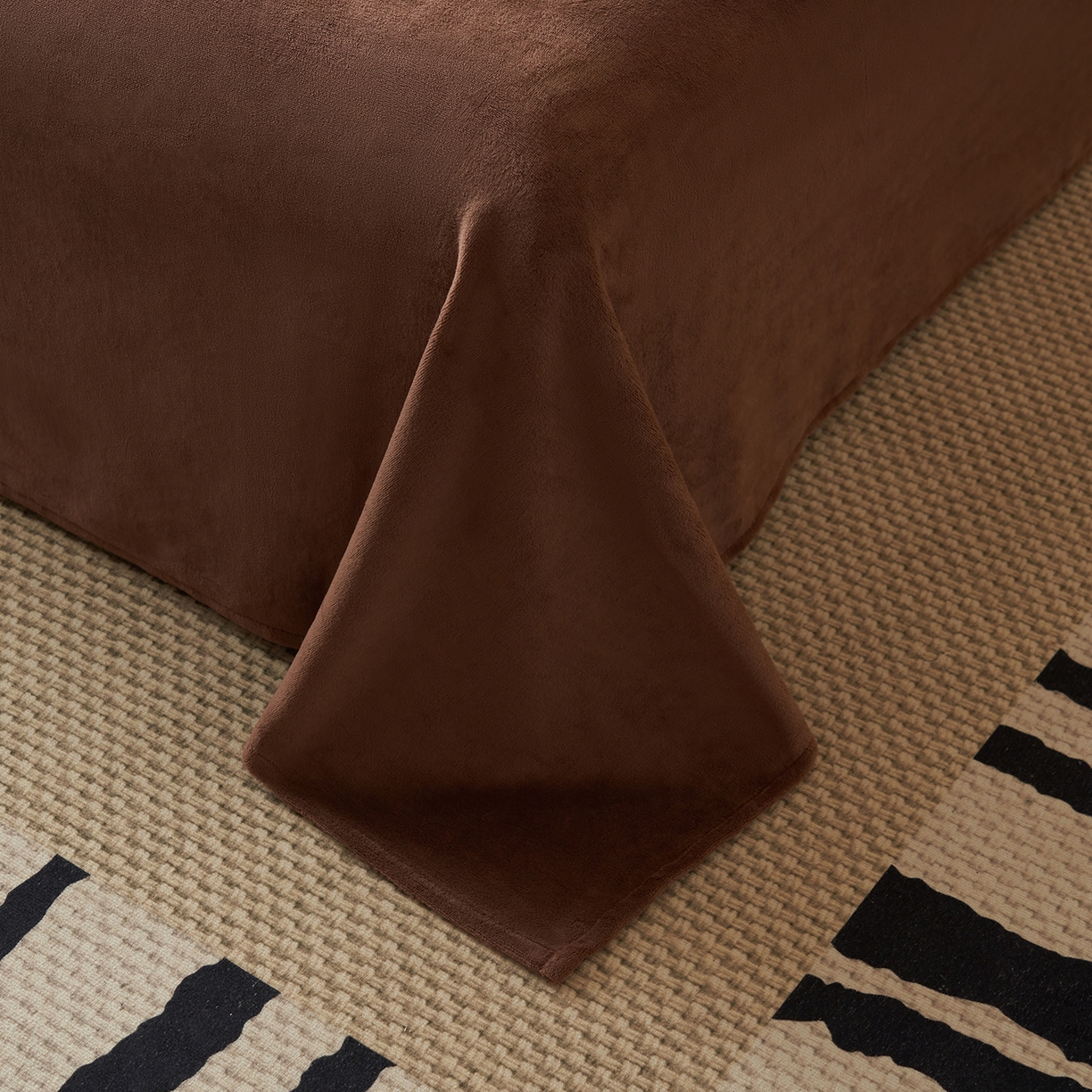 91家纺网 家纺一手货源 找家纺 吾诺家居 2025新款美拉德数码绒暖秋系列四件套 冬日恋歌-棕