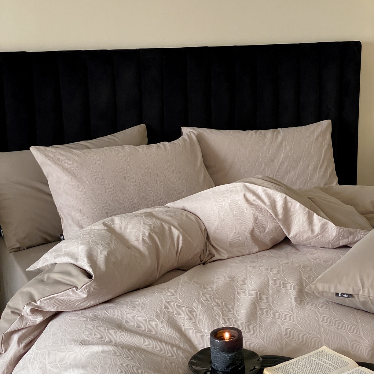 91家纺网 家纺一手货源 找家纺 玉宇阁家居 2025秋冬新品60s色织全棉纯棉磨毛大提花四件套-简约款 云玺-清晨薄雾