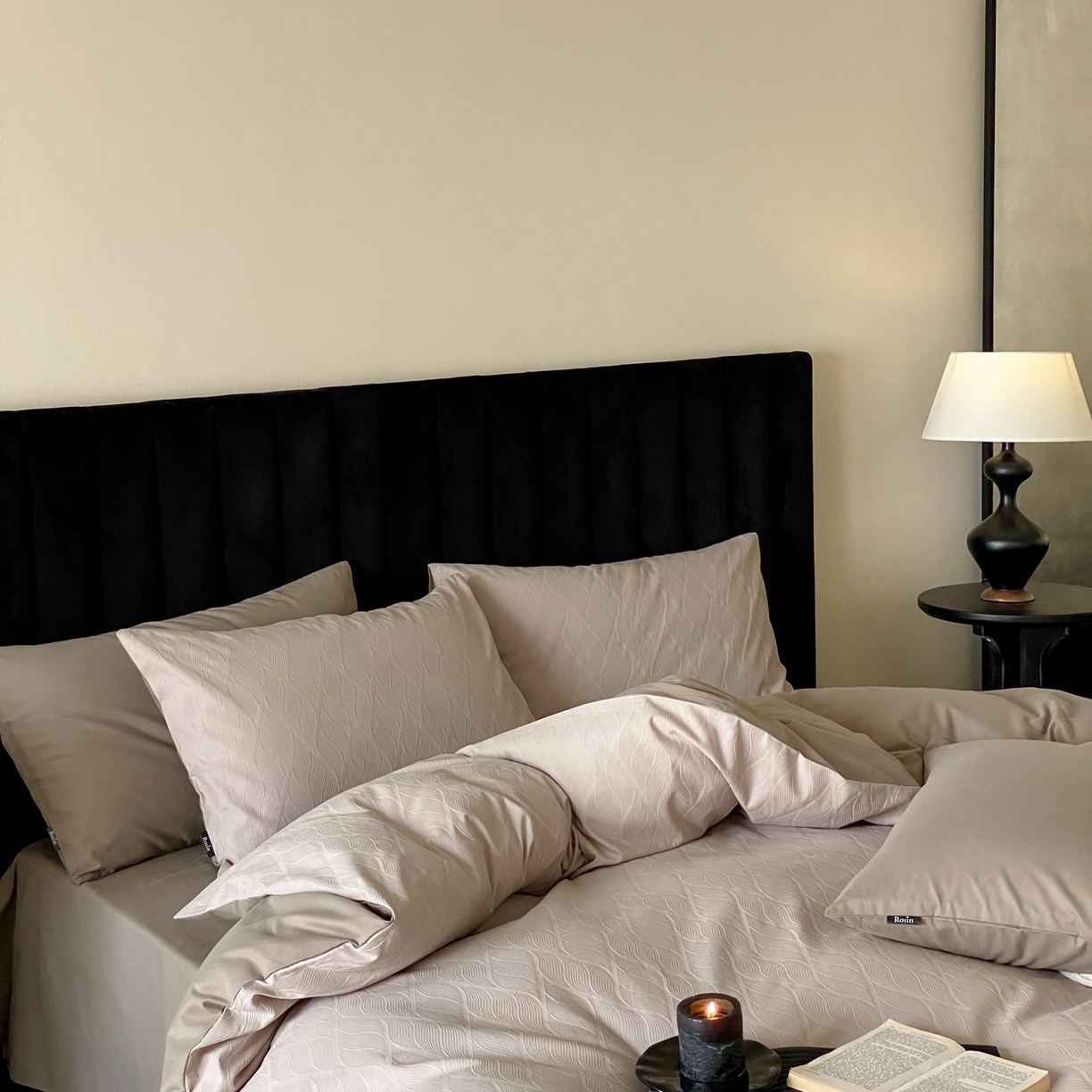 91家纺网 家纺一手货源 找家纺 玉宇阁家居 2025秋冬新品60s色织全棉纯棉磨毛大提花四件套-简约款 云玺-清晨薄雾