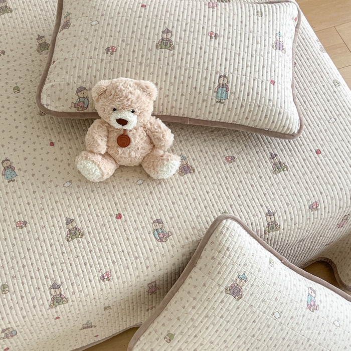 91家纺网 家纺一手货源 找家纺 茉夕家纺 2025新款跑量款暖绒纯棉印花水洗床盖 床盖单件 花园熊宝