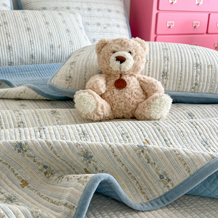 91家纺网 家纺一手货源 找家纺 茉夕家纺 2025新款跑量款暖绒纯棉印花水洗床盖 床盖单件 茶茶兔