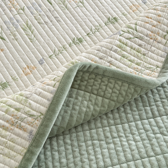 91家纺网 家纺一手货源 找家纺 茉夕家纺 2025新款跑量款暖绒纯棉印花水洗床盖 床盖单件 丛草集