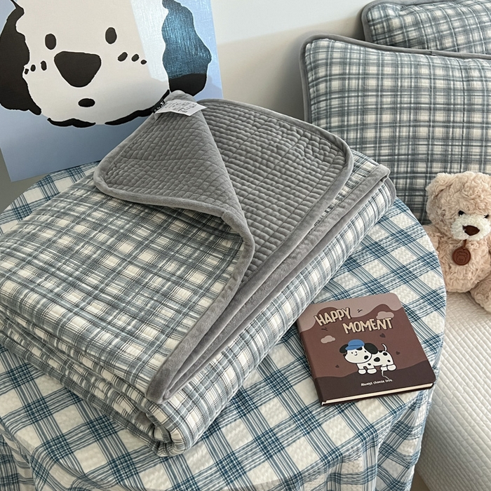 91家纺网 家纺一手货源 找家纺 茉夕家纺 2025新款跑量款暖绒纯棉印花水洗床盖 床盖单件 可可蓝格