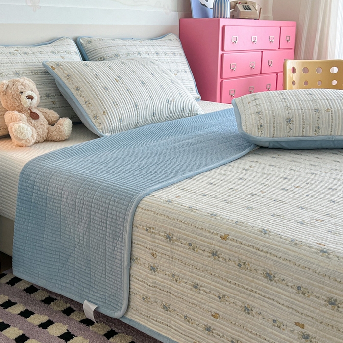 91家纺网 家纺一手货源 找家纺 茉夕家纺 2025新款跑量款暖绒纯棉印花水洗床盖 床盖单件 茶茶兔