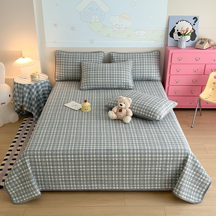 91家纺网 家纺一手货源 找家纺 茉夕家纺 2025新款跑量款暖绒纯棉印花水洗床盖 床盖单件 可可蓝格