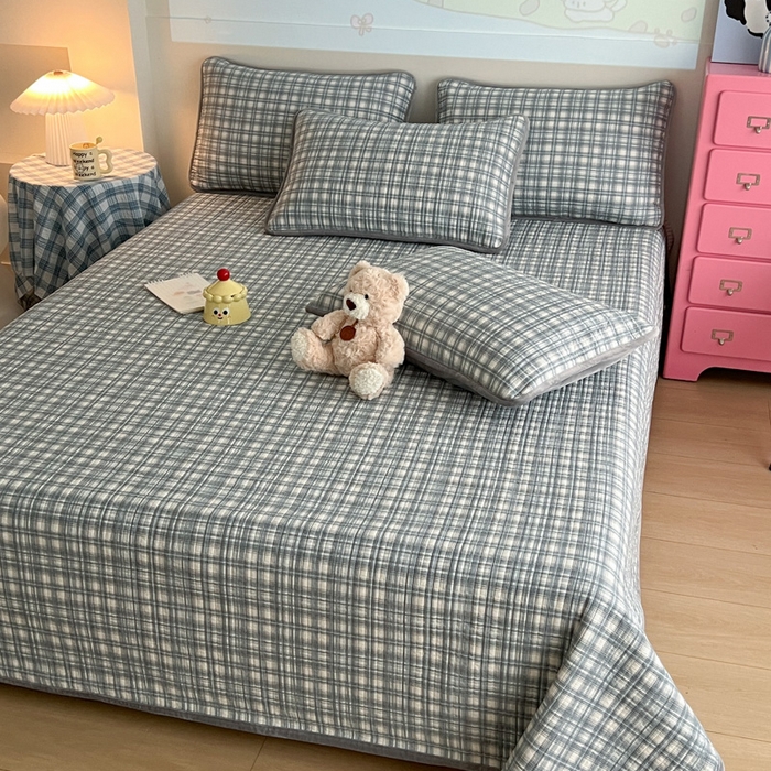 91家纺网 家纺一手货源 找家纺 茉夕家纺 2025新款跑量款暖绒纯棉印花水洗床盖 床盖单件 可可蓝格