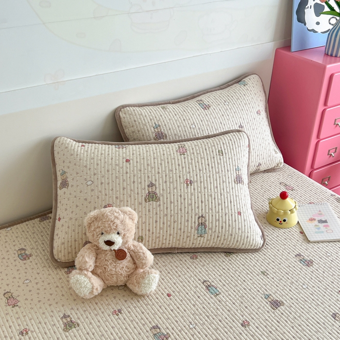 91家纺网 家纺一手货源 找家纺 茉夕家纺 2025新款跑量款暖绒纯棉印花水洗床盖 床盖单件 花园熊宝