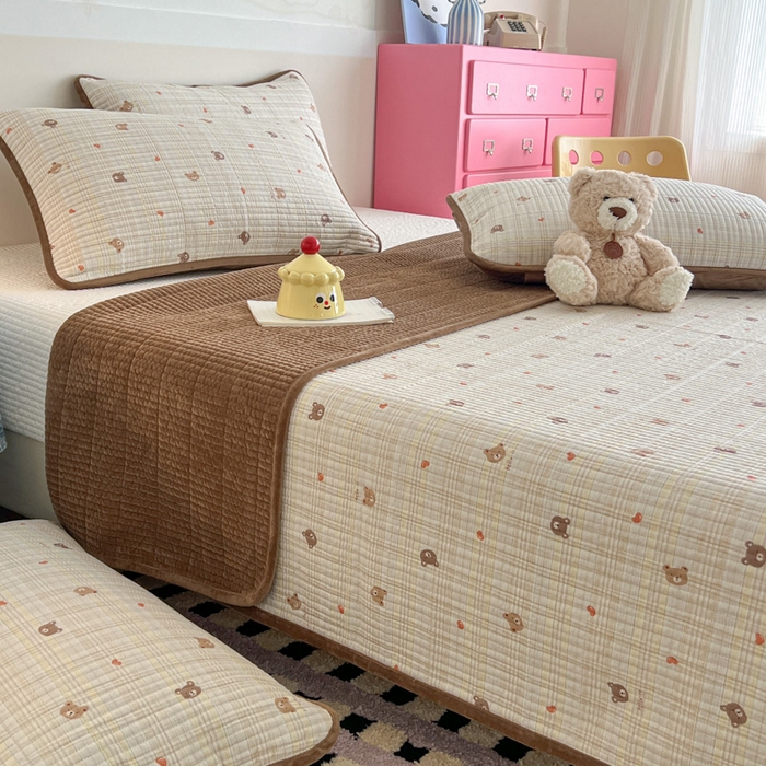 91家纺网 家纺一手货源 找家纺 茉夕家纺 2025新款跑量款暖绒纯棉印花水洗床盖 床盖单件 布蕾可可