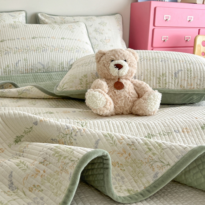 91家纺网 家纺一手货源 找家纺 茉夕家纺 2025新款跑量款暖绒纯棉印花水洗床盖 床盖单件 丛草集