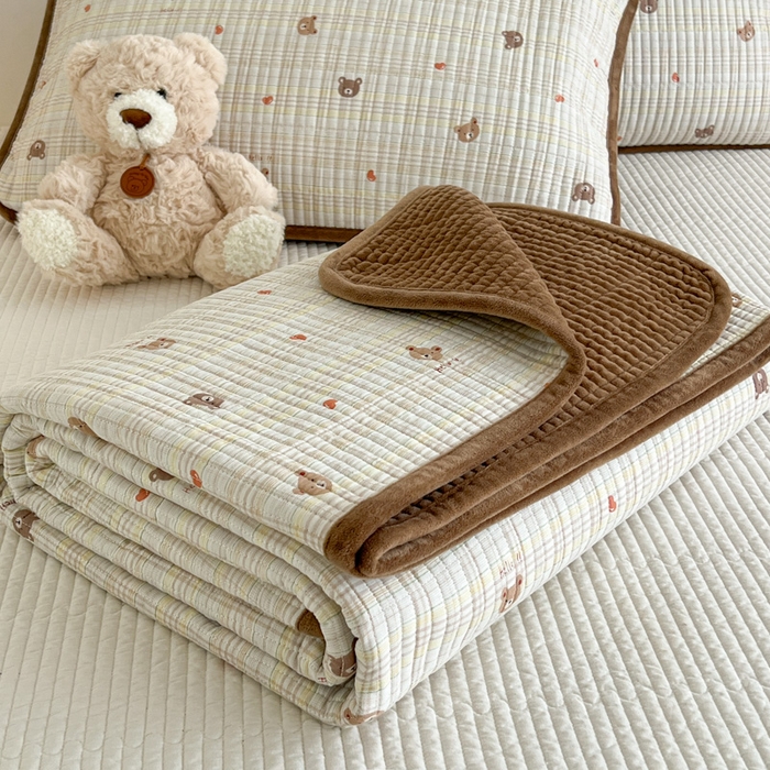 91家纺网 家纺一手货源 找家纺 茉夕家纺 2025新款跑量款暖绒纯棉印花水洗床盖 床盖单件 布蕾可可