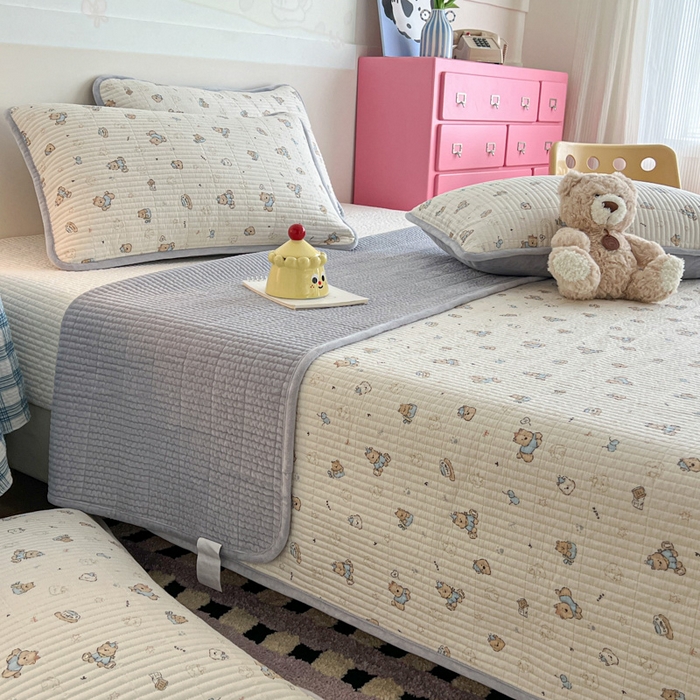 91家纺网 家纺一手货源 找家纺 茉夕家纺 2025新款跑量款暖绒纯棉印花水洗床盖 床盖单件 咖啡狗