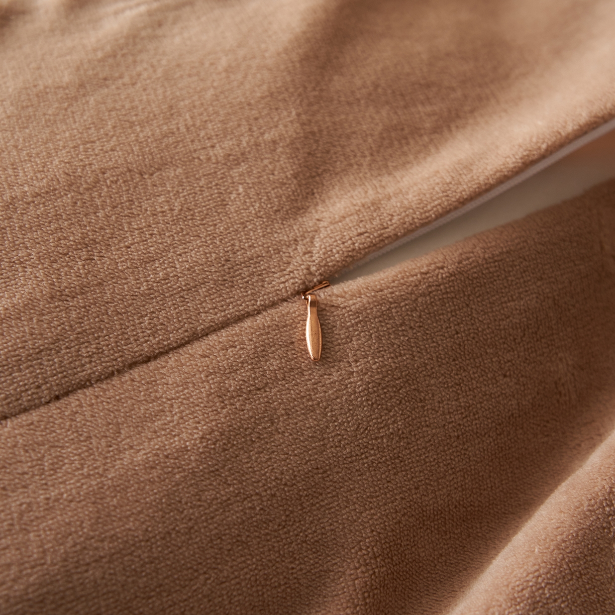 91家纺网 家纺一手货源 找家纺 吾诺家居 2025新款美拉德数码绒暖秋系列四件套 冬日森林