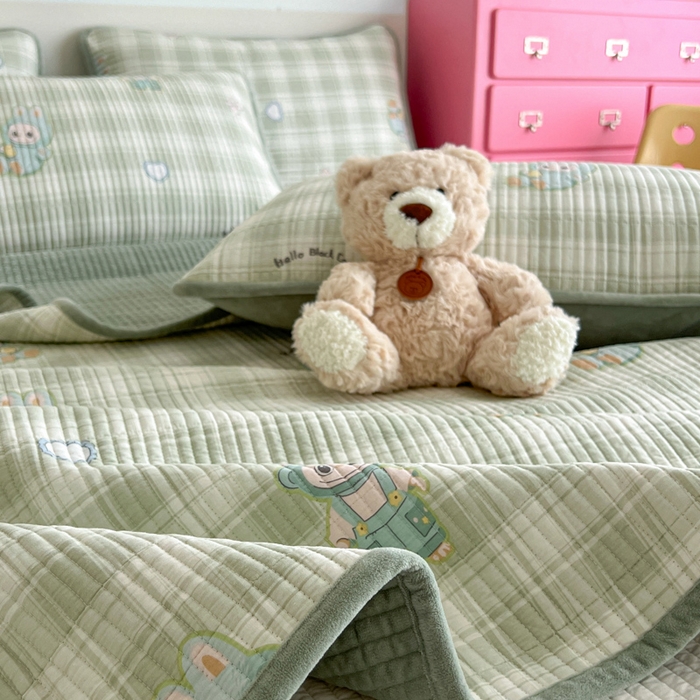 91家纺网 家纺一手货源 找家纺 茉夕家纺 2025新款跑量款暖绒纯棉印花水洗床盖 床盖单件 薄荷布布