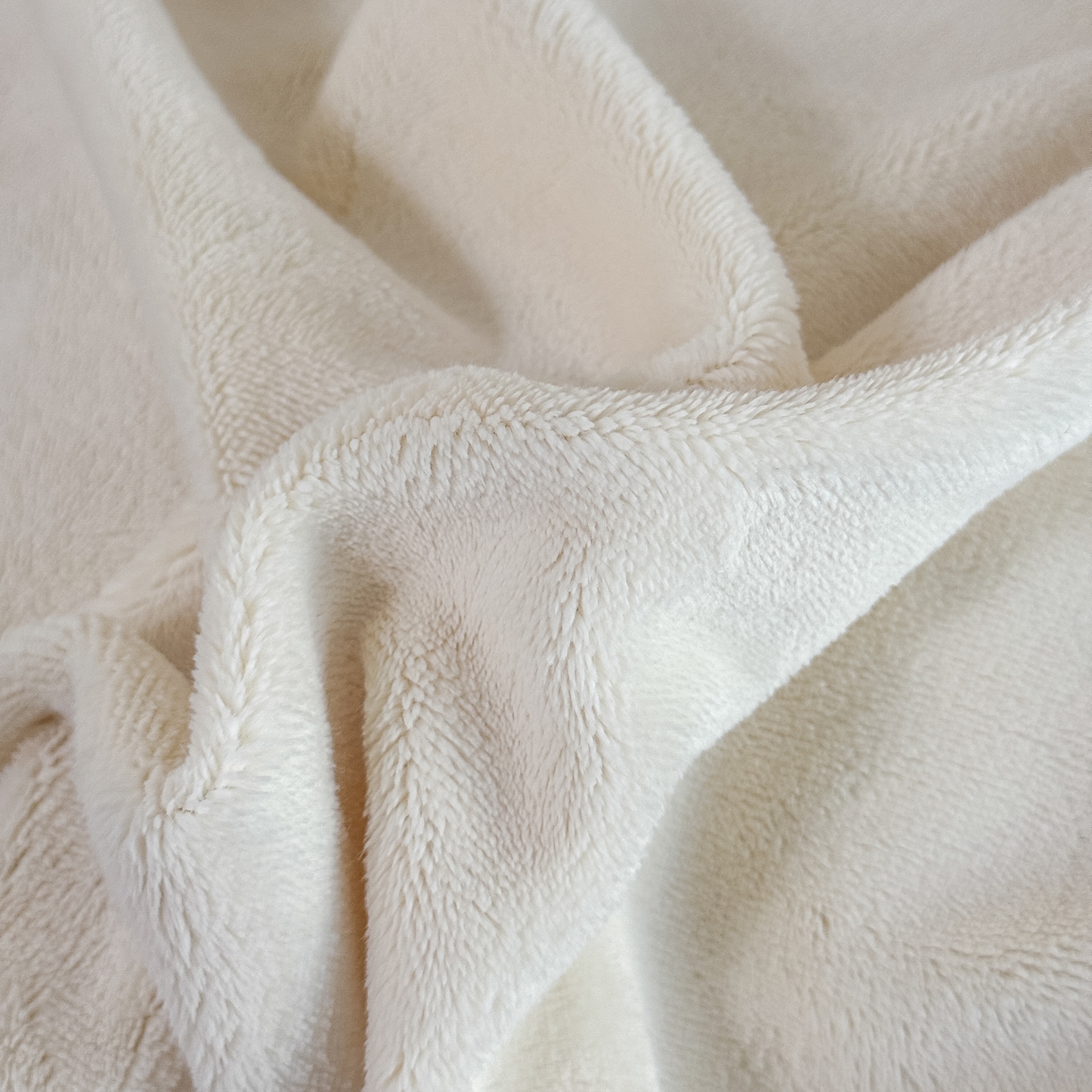 91家纺网 家纺一手货源 找家纺 （总）KA家纺 2025新款冬高克重刺绣床裙款花边款牛奶绒四件套-秘密花园系列