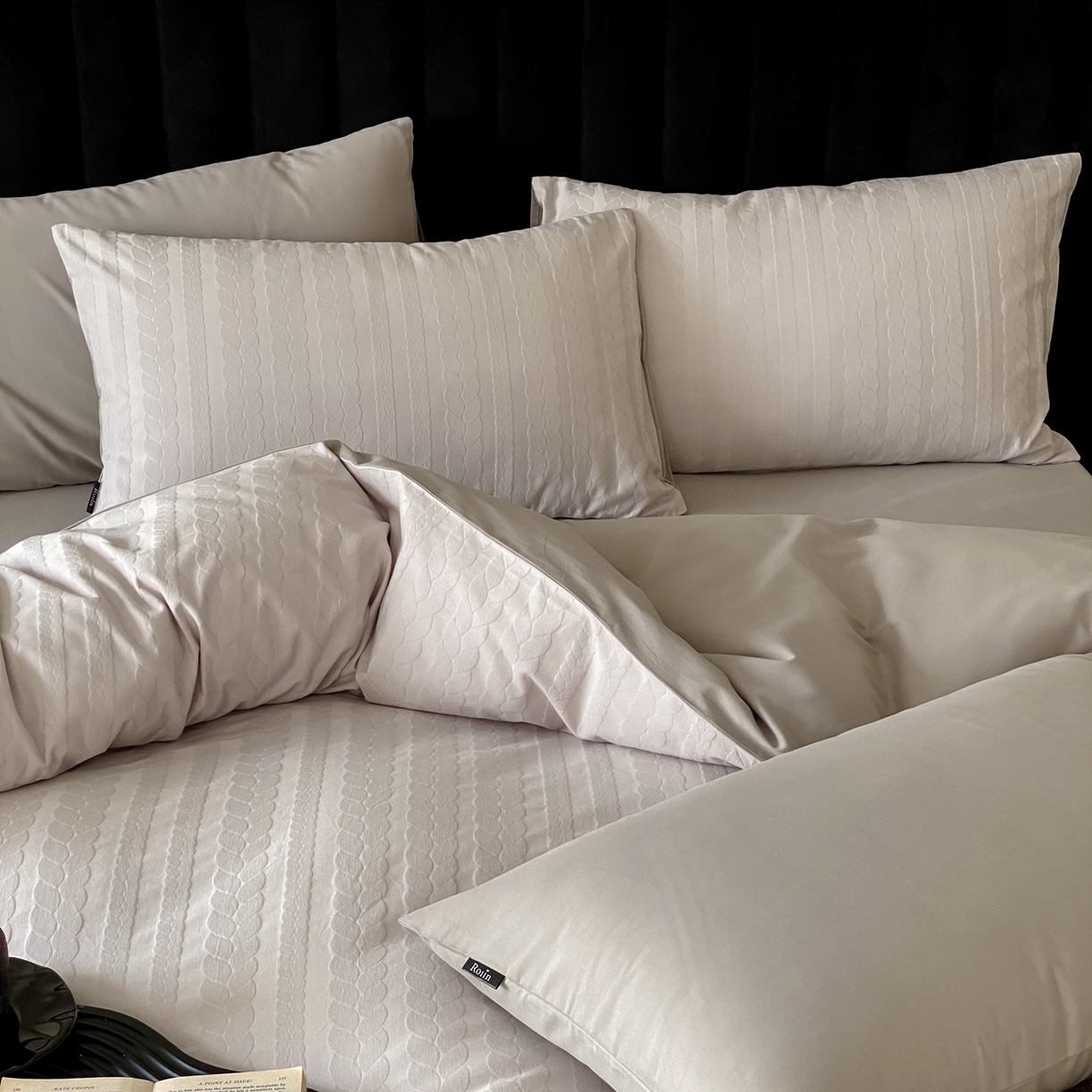 91家纺网 家纺一手货源 找家纺 玉宇阁家居 2025秋冬新品60s色织全棉纯棉磨毛大提花四件套-简约款 云与海