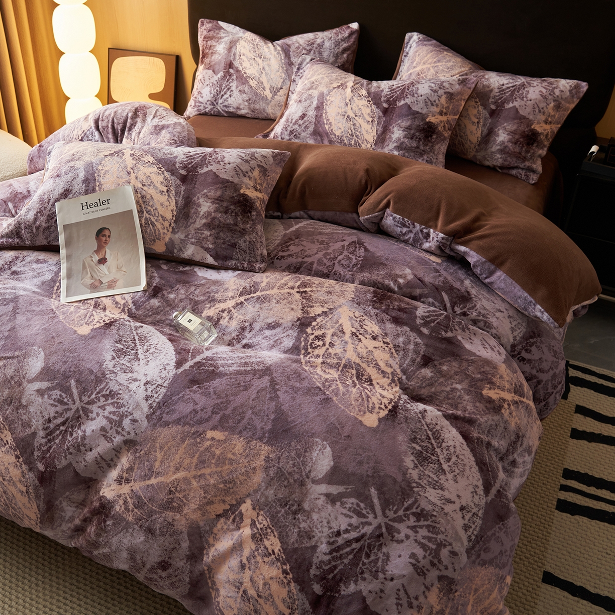 91家纺网 家纺一手货源 找家纺 吾诺家居 2025新款美拉德数码绒暖秋系列四件套 深紫罗兰