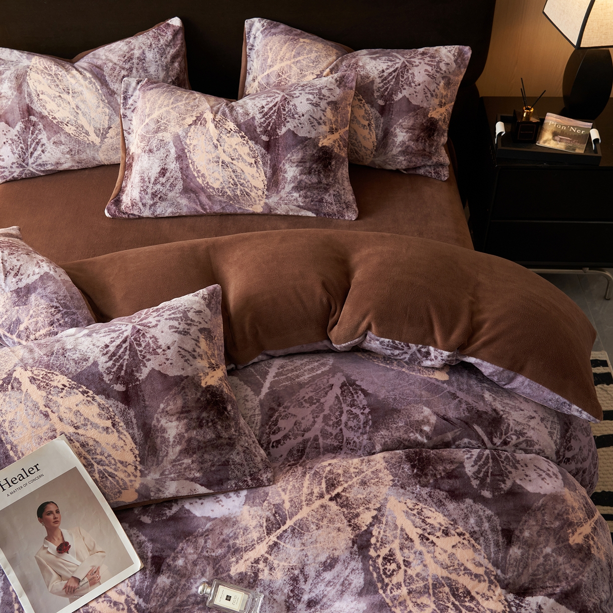 91家纺网 家纺一手货源 找家纺 吾诺家居 2025新款美拉德数码绒暖秋系列四件套 深紫罗兰