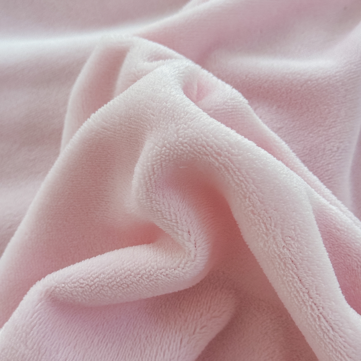 91家纺网 家纺一手货源 找家纺 KA家纺 2025新款冬高克重刺绣床裙款花边款牛奶绒四件套-秘密花园系列 秘密花园粉