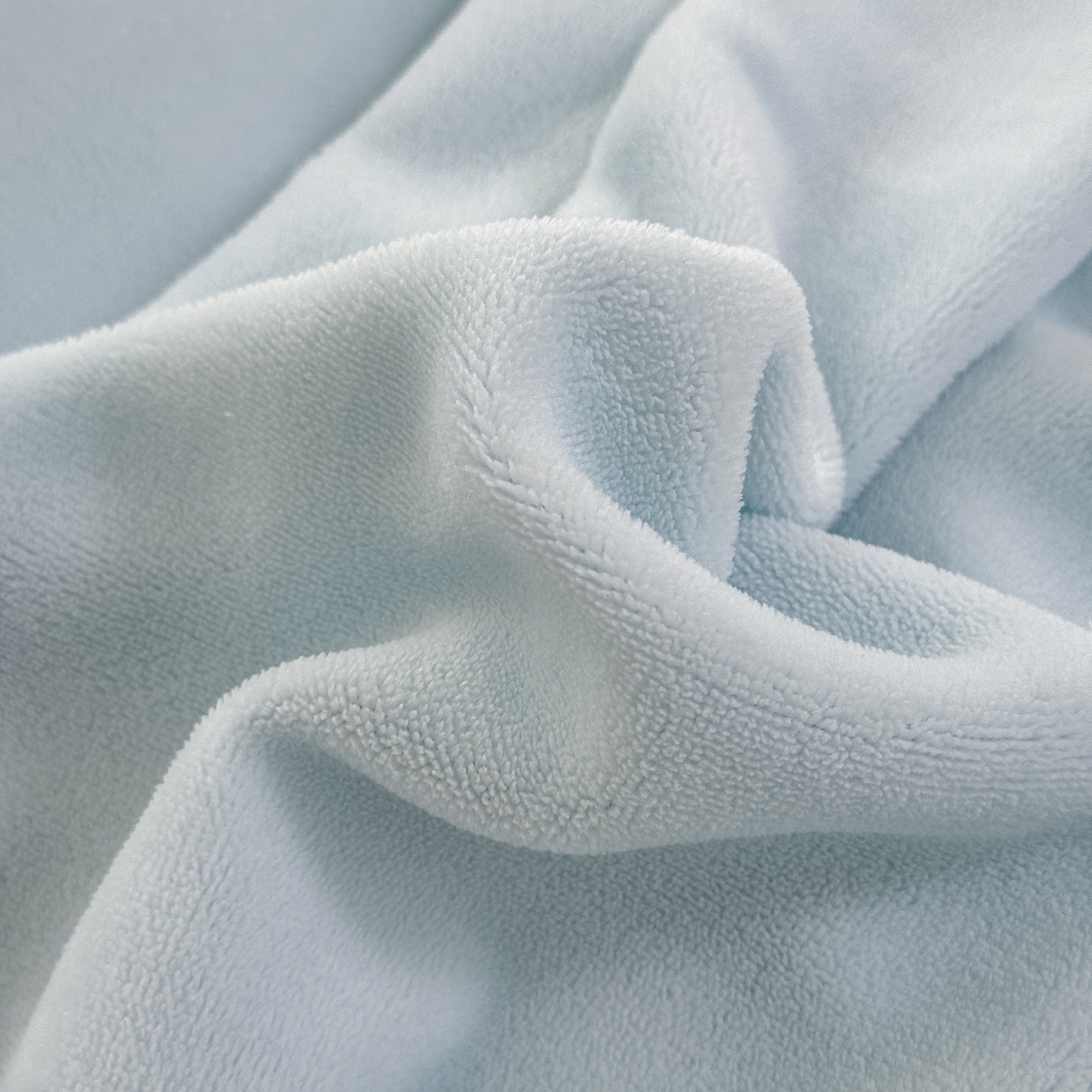 91家纺网 家纺一手货源 找家纺 KA家纺 2025新款冬高克重刺绣床裙款花边款牛奶绒四件套-秘密花园系列 秘密花园兰