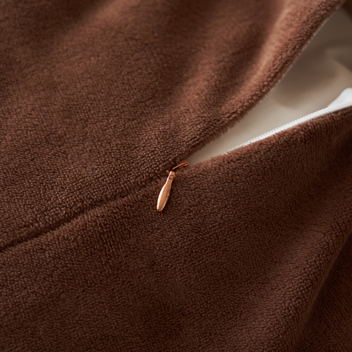 91家纺网 家纺一手货源 找家纺 吾诺家居 2025新款美拉德数码绒暖秋系列四件套 丝绒玫瑰