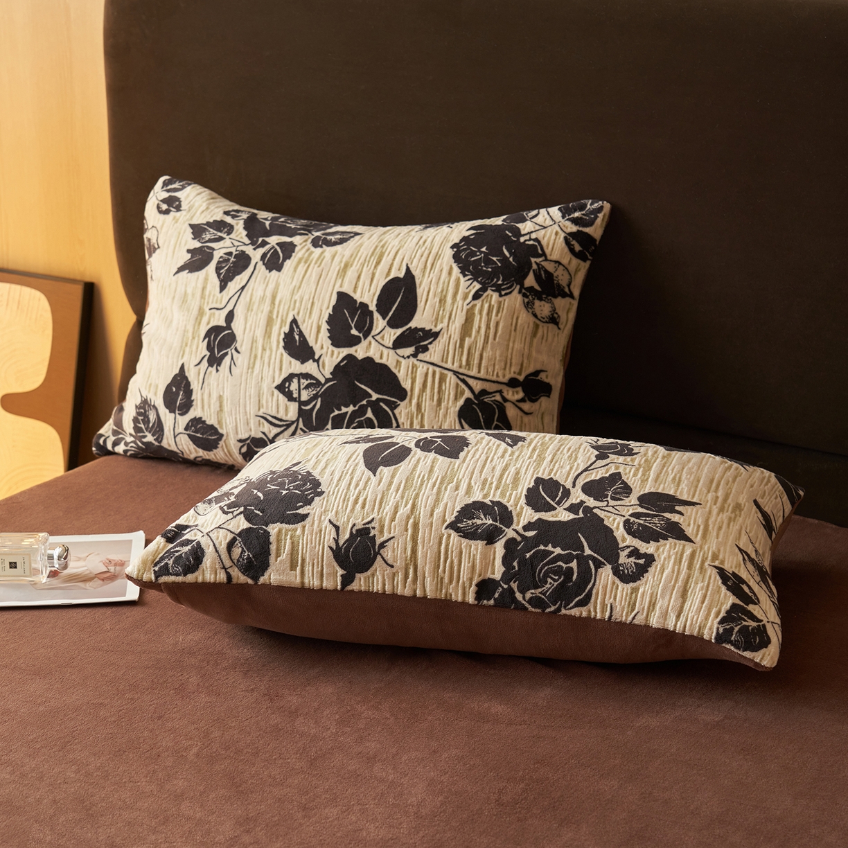 91家纺网 家纺一手货源 找家纺 吾诺家居 2025新款美拉德数码绒暖秋系列四件套 丝绒玫瑰