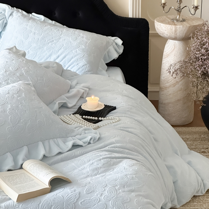 91家纺网 家纺一手货源 找家纺 （总）云栖家居 2025消光加厚纯色立体雕花牛奶绒-又见小蝴蝶（售价劵后：不得低于199元）