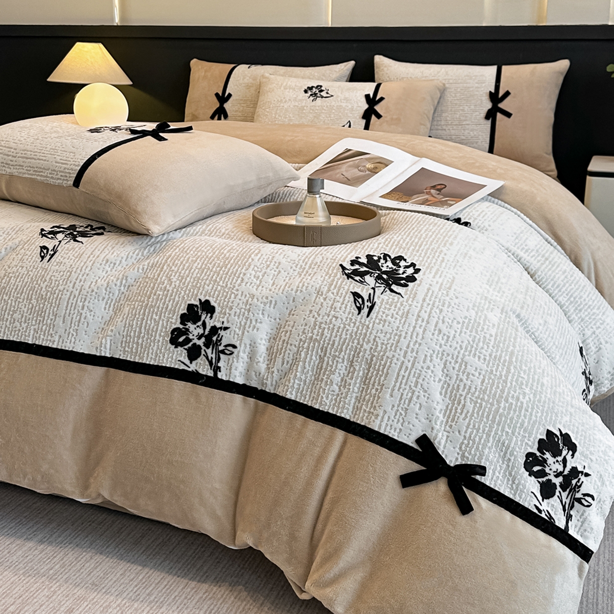 91家纺网 家纺一手货源 找家纺 （总）凯美家居 2025新款A类雕花牛奶绒四件套-美拉德系列