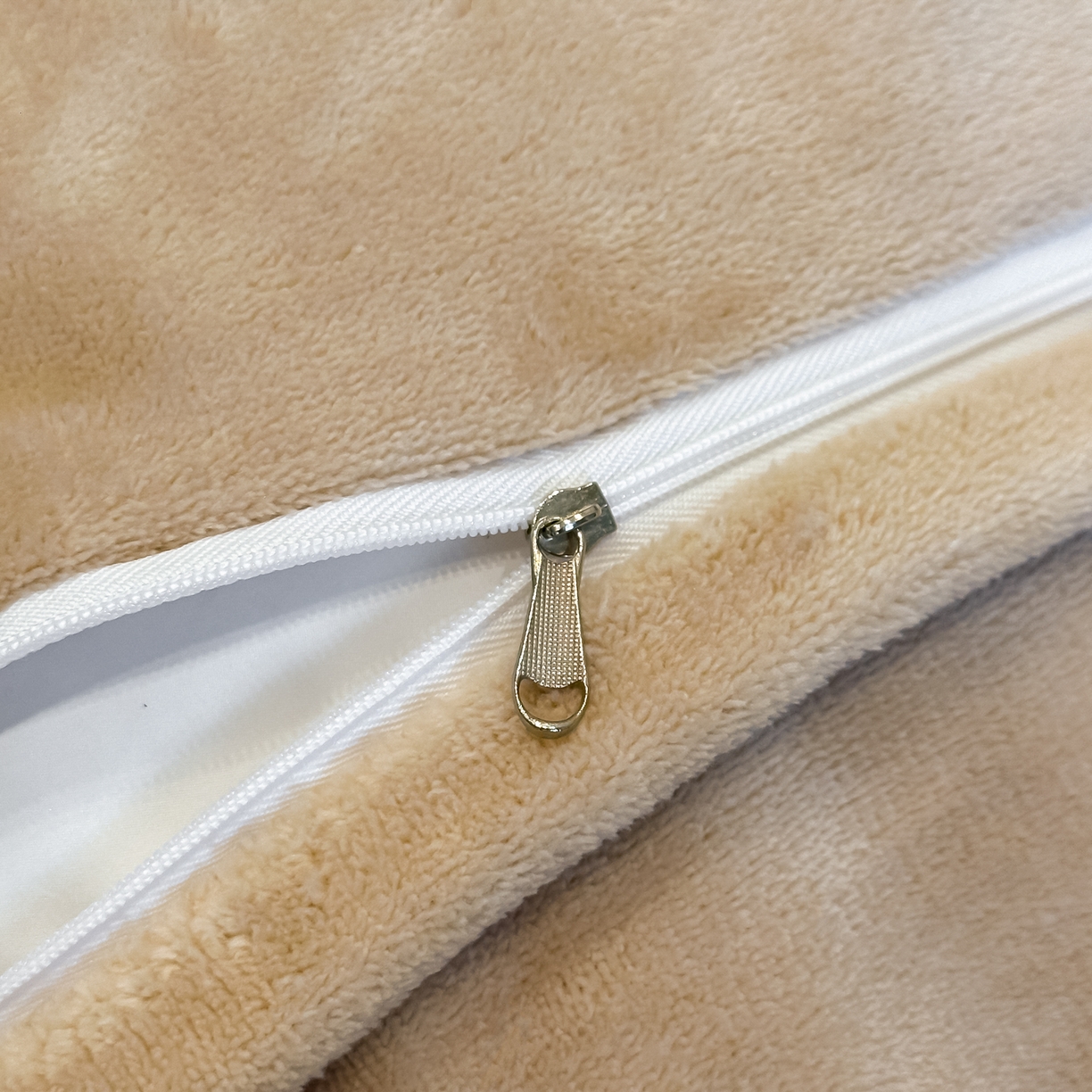 91家纺网 家纺一手货源 找家纺 （总）凯美家居 2025新款A类雕花牛奶绒四件套-美拉德系列