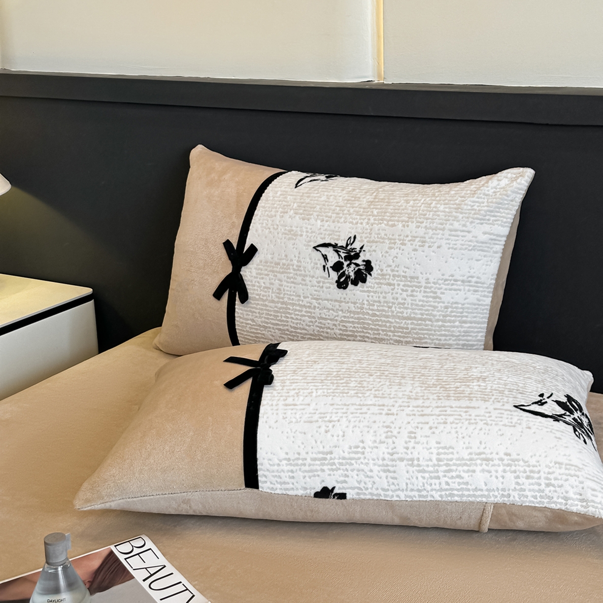 91家纺网 家纺一手货源 找家纺 （总）凯美家居 2025新款A类雕花牛奶绒四件套-美拉德系列