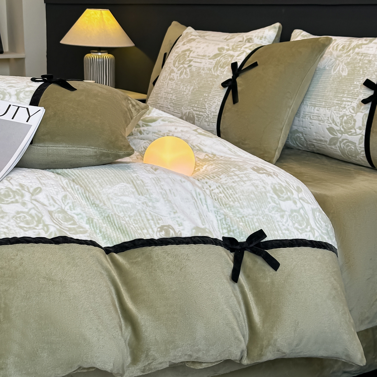 91家纺网 家纺一手货源 找家纺 凯美家居 2025新款A类雕花牛奶绒四件套-美拉德系列 小岛蔷薇 绿